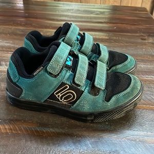Kids size 3 -  FIVE TEN mountain bike shoes